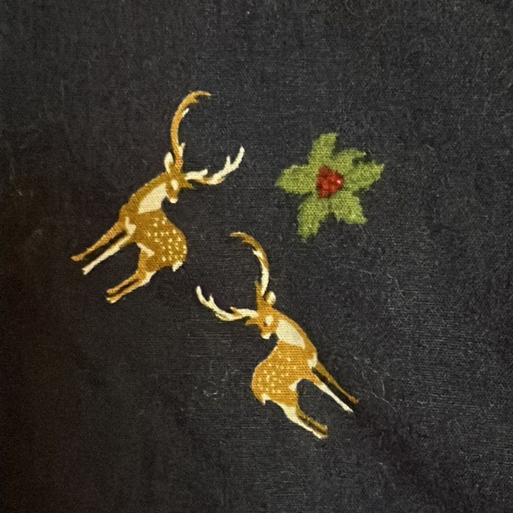 Reindeer Holly Roebuck & Co Buttondown Navy M